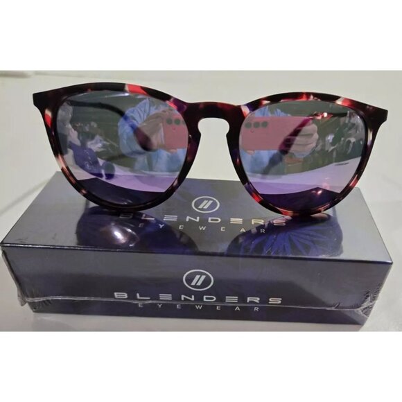 Blenders Eyewear North Park – Polarized Sunglasses – Classic Shape Purple NEW